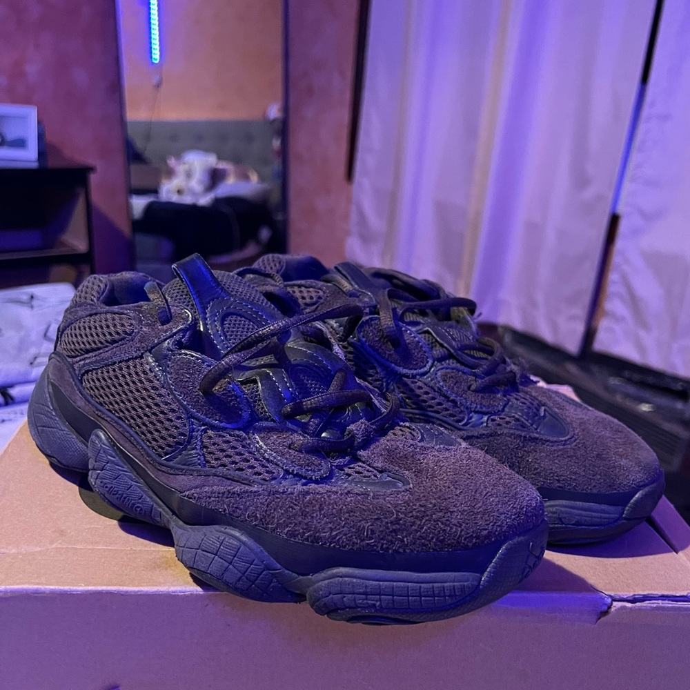 YEEZY UTILITY BLACK 500s MENS SIZE 6